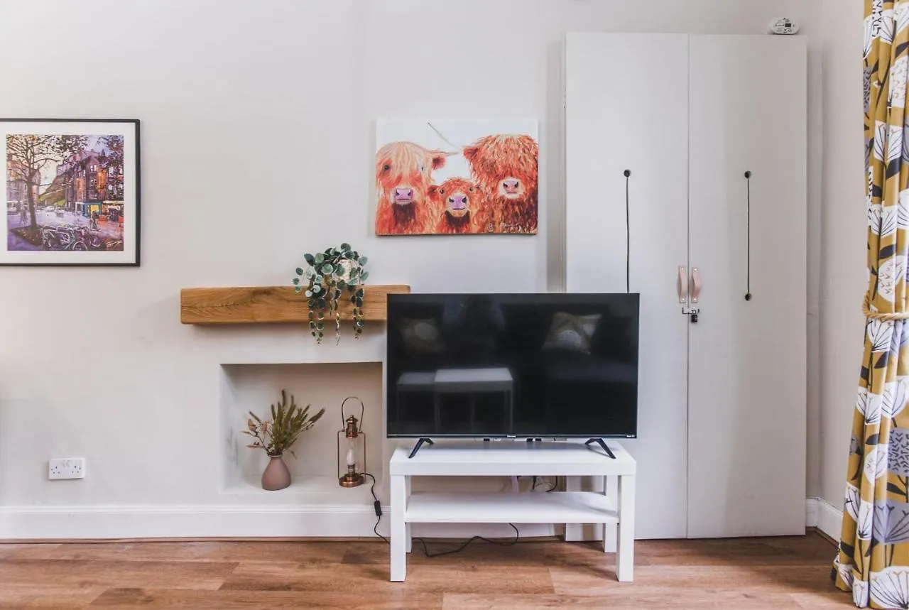 New Sleek 1Bd Edinburgh City Centre Stay United Kingdom